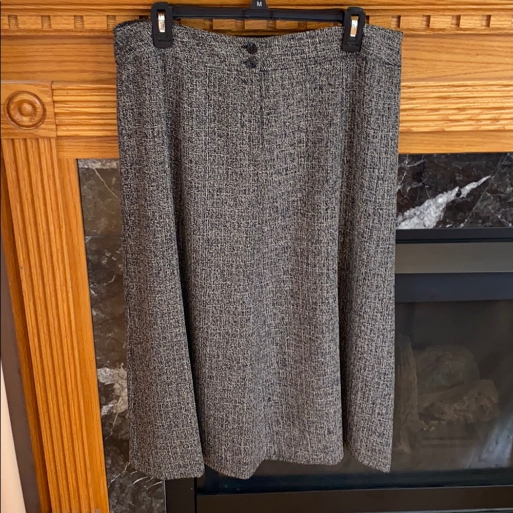 Tweed skirt